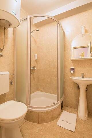 Апарт-отели Vila Simona Будва Апартаменты с балконом-4