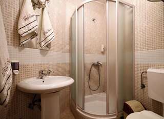 Апарт-отели Vila Simona Будва Четырехместный номер с балконом-4